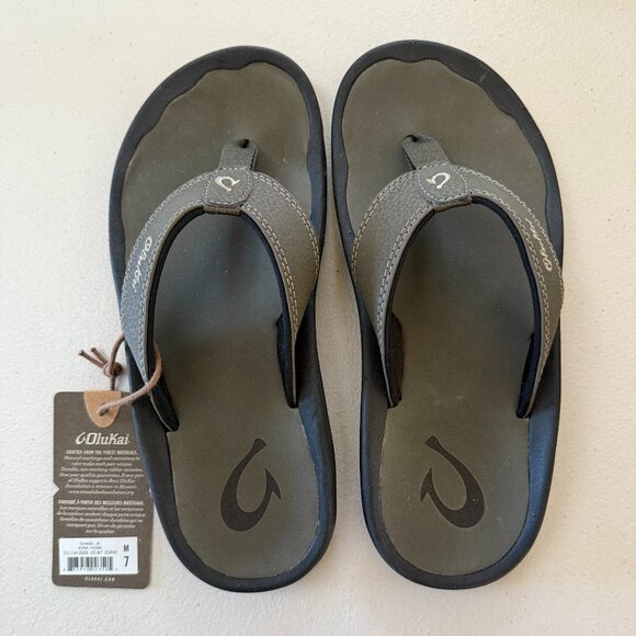 OluKai Men's Sandals / Flip-flops Size 7 in the Kona Color - Picture 1 of 3